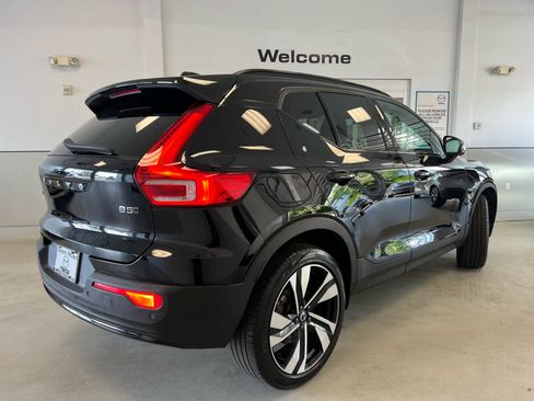 Used 2023 Volvo XC40 B5 Plus w/ Climate Package AWD/4WD image 7