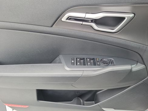 New 2026 Kia Sportage LX FWD image 12