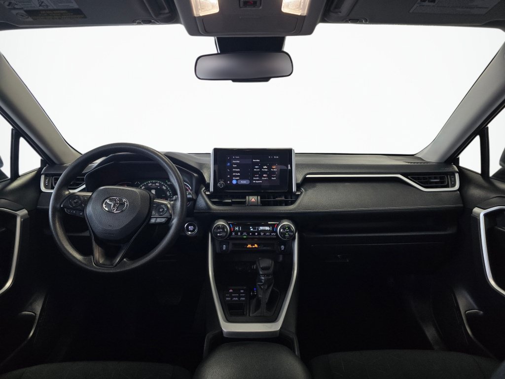 Used 2025 Toyota RAV4 XLE AWD/4WD image 32
