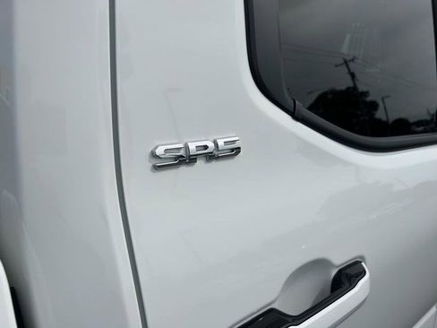 Used 2025 Toyota Tacoma SR5 AWD/4WD image 32