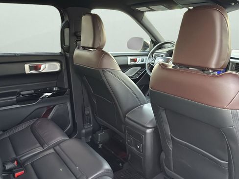 Certified 2022 Ford Explorer Platinum w/ Technology Package image 27