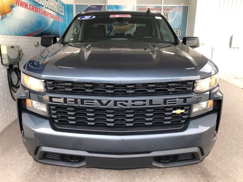 Used 2020 Chevrolet Silverado 1500 Custom w/ Custom Value Package AWD/4WD image 2