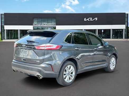 Used 2020 Ford Edge Titanium w/ Equipment Group 301A FWD image 4
