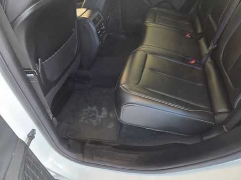 Used 2023 Jeep Grand Cherokee Limited AWD/4WD image 19