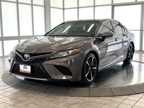 Used 2018 Toyota Camry XSE w/ Driver Assist Package FWD image 3