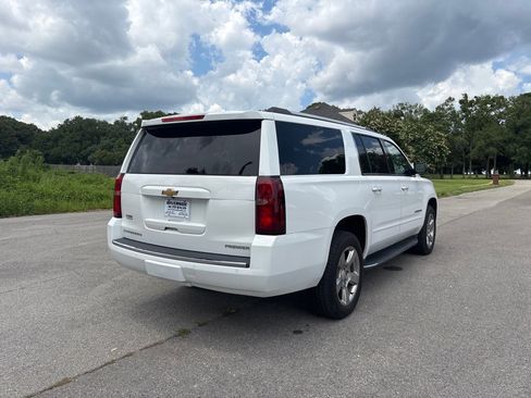 Used 2020 Chevrolet Suburban Premier image 7