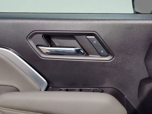 Used 2024 Chevrolet Colorado ZR2 w/ Technology Package image 23