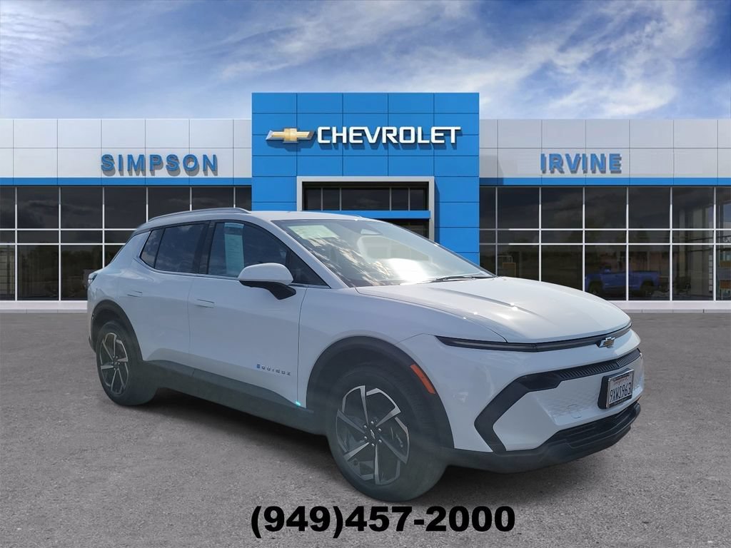 Used 2026 Chevrolet Equinox EV LT FWD image 2
