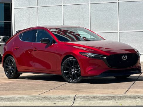 Used 2021 MAZDA MAZDA3 Hatchback w/Premium Plus Pkg AWD/4WD image 2