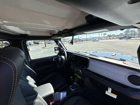 New 2026 Jeep Gladiator Sport image 13