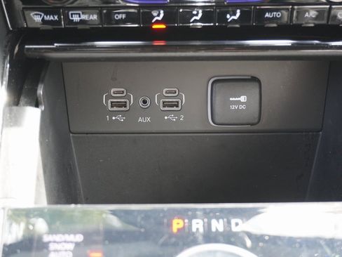 Used 2023 Jeep Grand Cherokee L Limited image 17