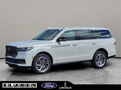 New 2025 Lincoln Navigator Reserve image 1