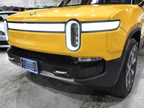 Used 2022 Rivian R1T Adventure image 5