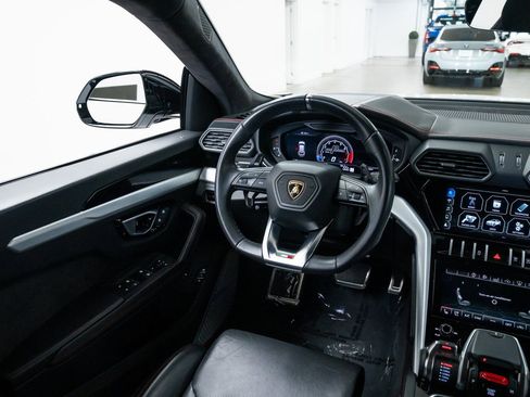 Used 2020 Lamborghini Urus AWD/4WD image 11