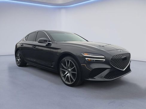 Used 2023 Genesis G70 2.0T image 7
