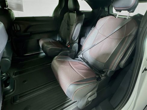 Certified 2025 Toyota Sienna XSE w/ XSE Premium Package image 23
