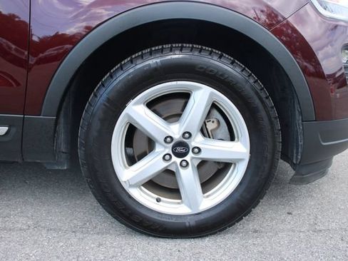Used 2019 Ford Explorer XLT w/ Equipment Group 202A FWD image 36