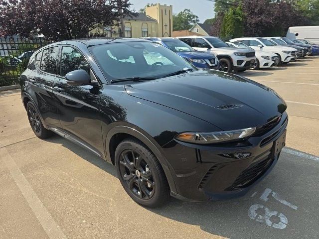 Used 2024 Dodge Hornet R/T Plus w/ R/T Blacktop Package AWD/4WD image 3