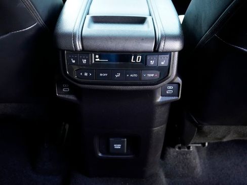 Used 2025 Toyota Grand Highlander AWD Hybrid image 20
