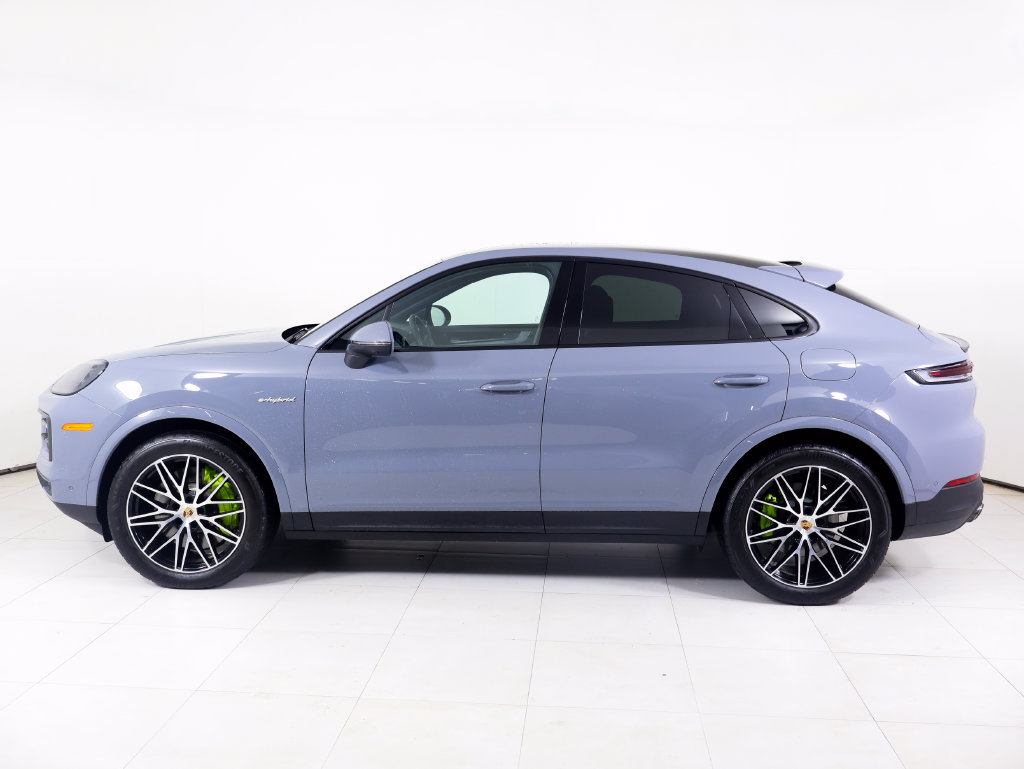 Certified 2026 Porsche Cayenne E-Hybrid Coupe AWD/4WD image 2