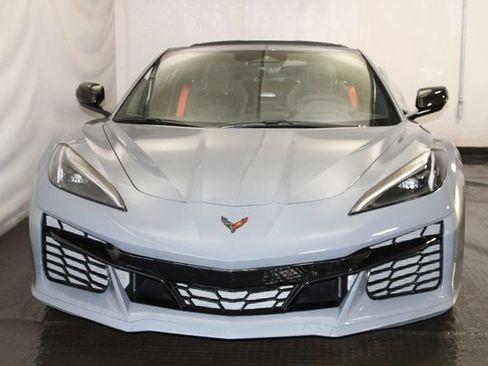 Used 2025 Chevrolet Corvette Z06 RWD image 6