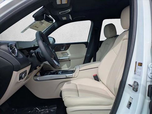New 2026 Mercedes-Benz GLB 250 image 4