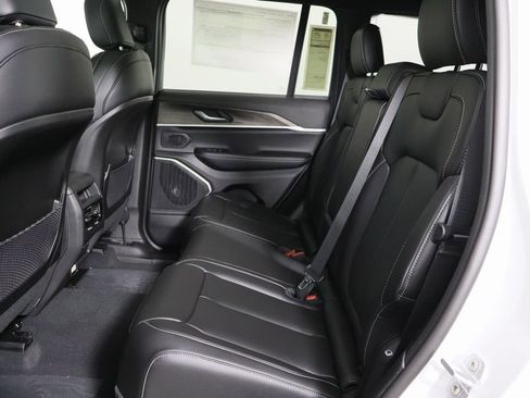 New 2026 Jeep Grand Cherokee Limited image 17