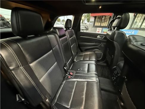 Used 2017 Jeep Grand Cherokee Overland w/ Jeep Active Safety Group image 29