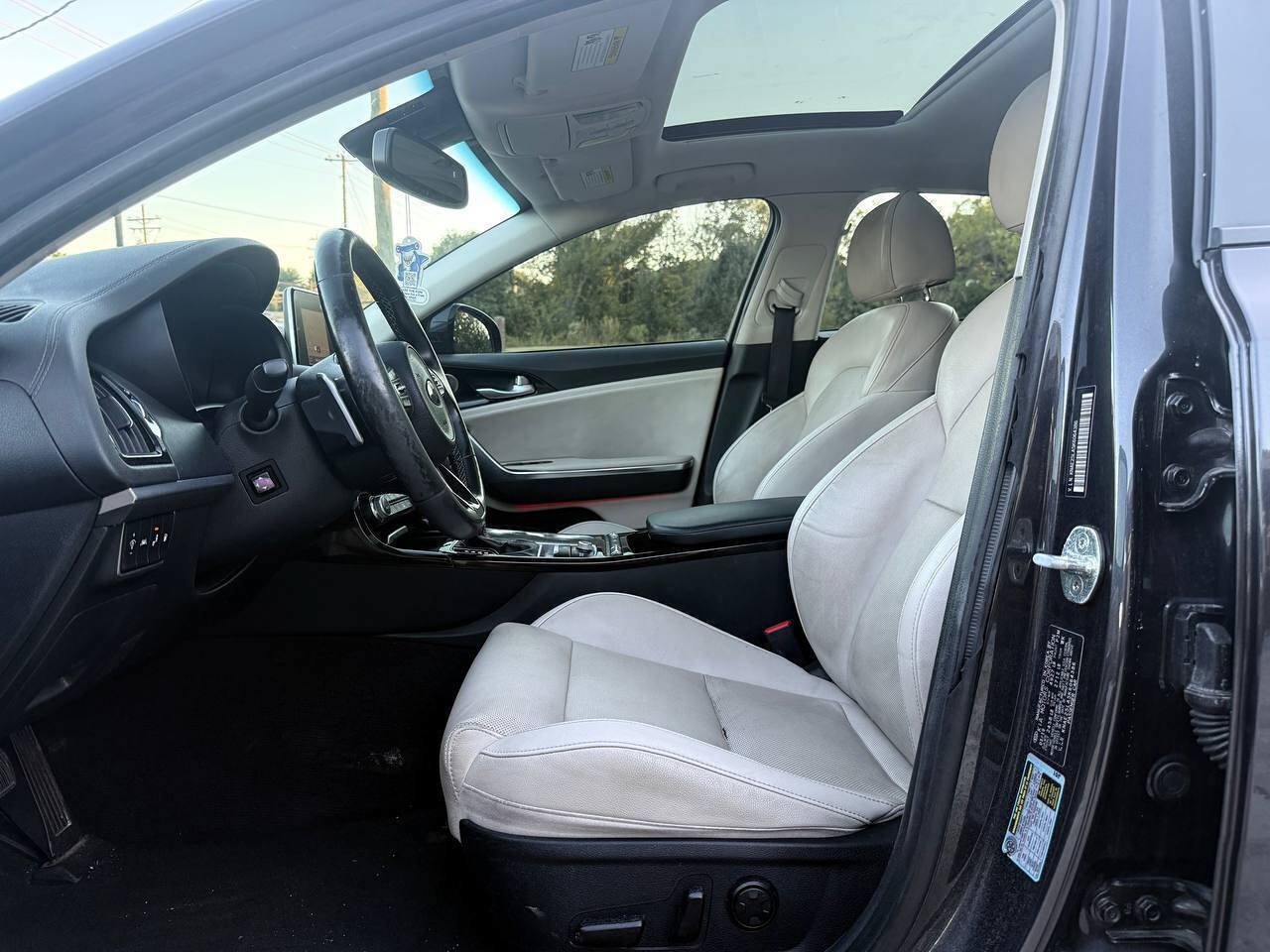 Used 2019 Kia Stinger Premium AWD/4WD image 13