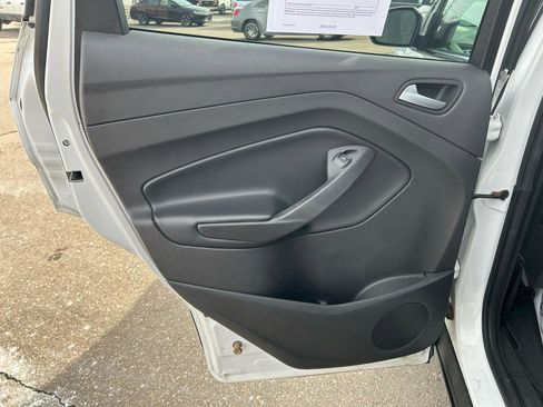 Used 2017 Ford Escape SE image 13