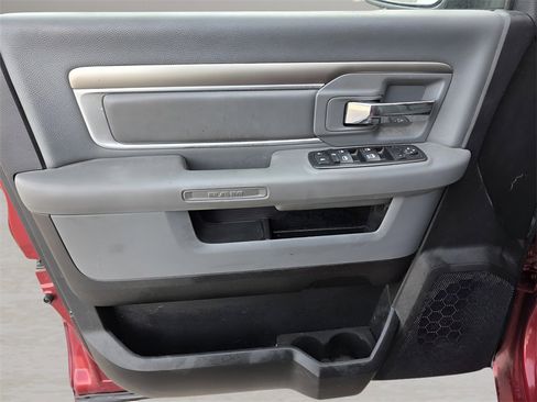 Used 2015 RAM 1500 Classic SLT image 17