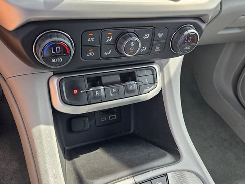 Used 2023 GMC Acadia SLT AWD/4WD image 23