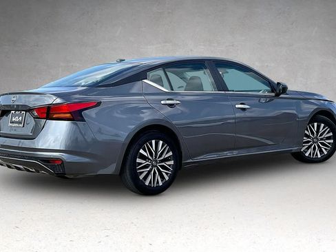 Used 2025 Nissan Altima 2.5 SV FWD image 20