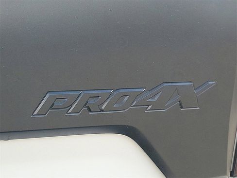 Used 2023 Nissan Titan PRO-4X w/ Pro-4x Convenience Package image 27