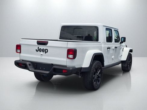 Used 2025 Jeep Gladiator Sport AWD/4WD image 5