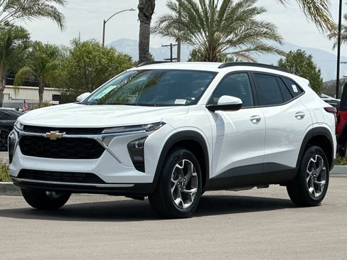 New 2026 Chevrolet Trax LT FWD image 8