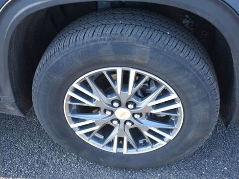 Used 2024 Chevrolet Traverse LS image 11