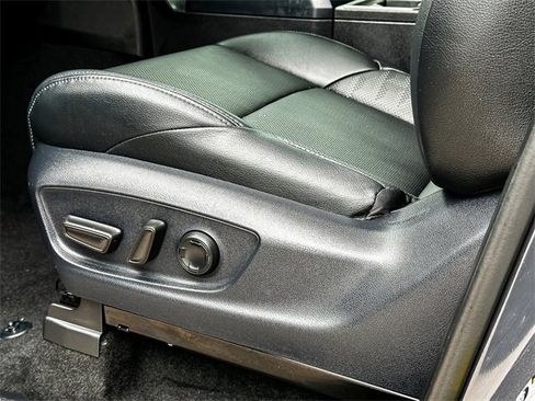 Certified 2025 Toyota Tacoma TRD Off-Road image 13