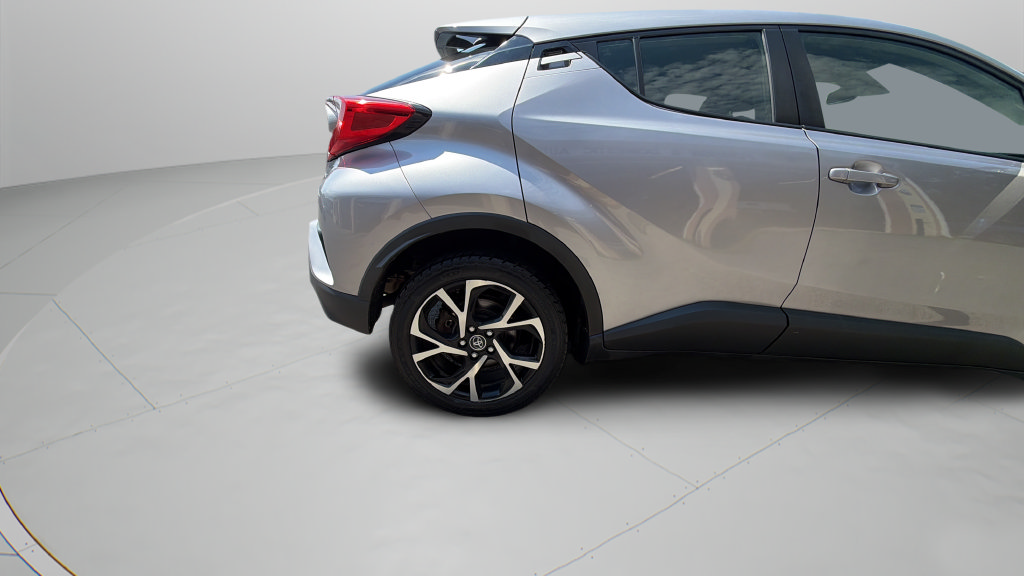 Used 2019 Toyota C-HR XLE FWD image 30