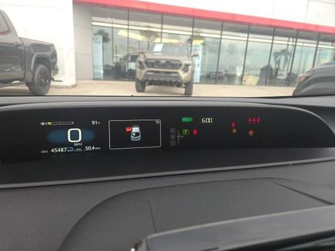 Used 2021 Toyota Prius Prime XLE FWD image 5