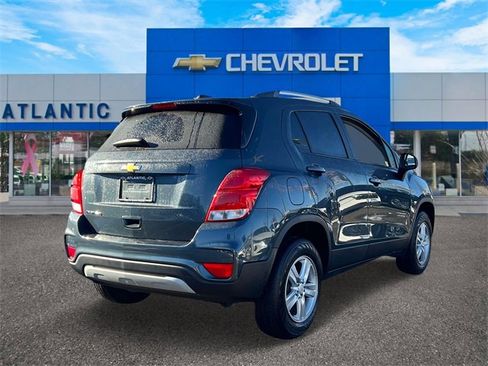 Certified 2022 Chevrolet Trax LT w/ LT Convenience Package image 5
