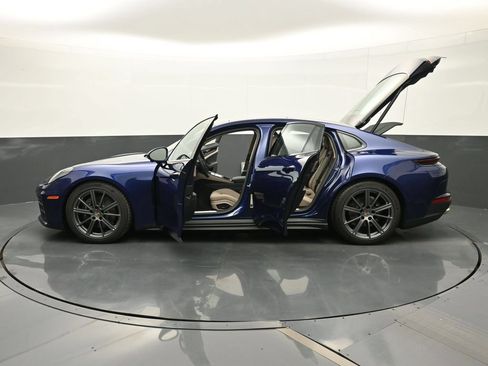 Certified 2026 Porsche Panamera 4 AWD/4WD image 29