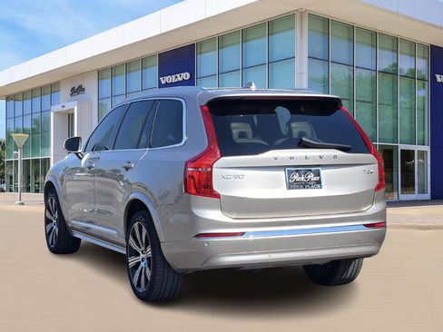Certified 2025 Volvo XC90 T8 Core w/ Protection Package image 4