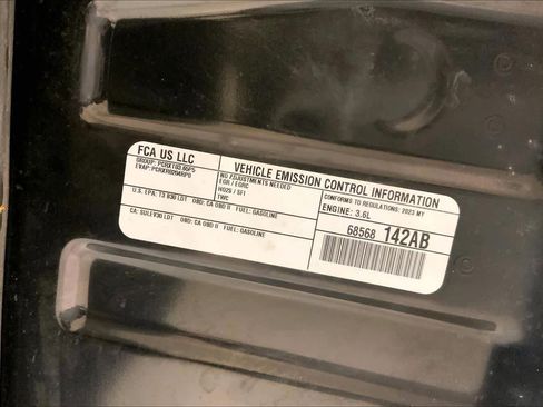 Used 2023 Jeep Grand Cherokee L Laredo image 31