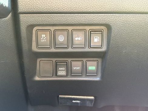 Used 2019 Nissan Rogue SV AWD/4WD image 30