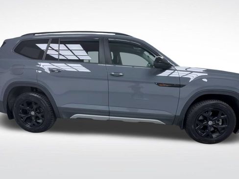 Used 2024 Volkswagen Atlas Peak Edition SE AWD/4WD image 9