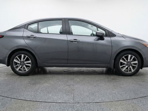 Used 2025 Nissan Versa SV FWD image 11
