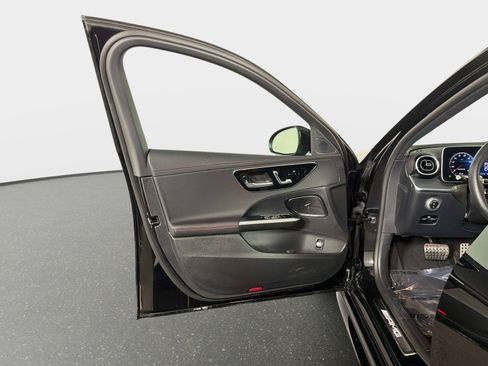 Used 2025 Mercedes-Benz C 43 AMG 4MATIC Sedan image 38