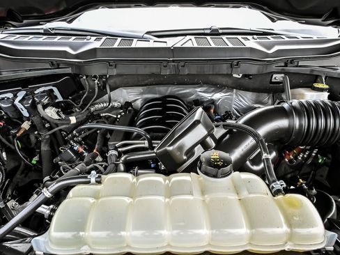 Certified 2022 Ford F150 XLT w/ Equipment Group 302A High image 26