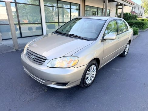 Used 2004 Toyota Corolla LE FWD image 1